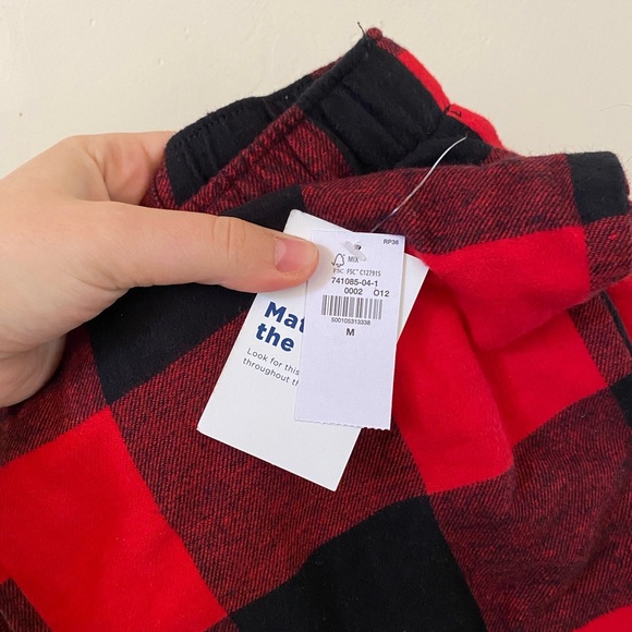 OLD NAVY WOMENS FLEECE GINGHAM PLAID RED BLACKK PAJAMA BOTTOMS SIZE M NWT - Picture 2 of 5